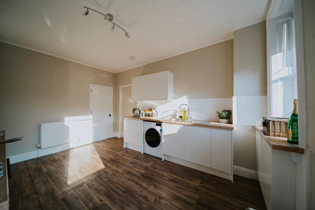 Roman Penthouse- City Skyline Views, 4K Tvs, 5G Wifi And More! Apartment Bath Bagian luar foto